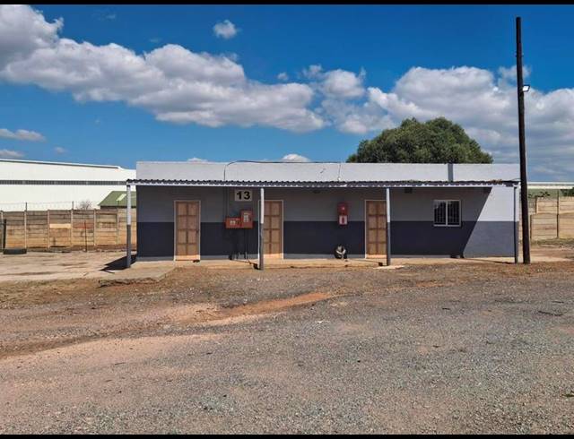 LAND PROPERTY TO RENT IN POMONA